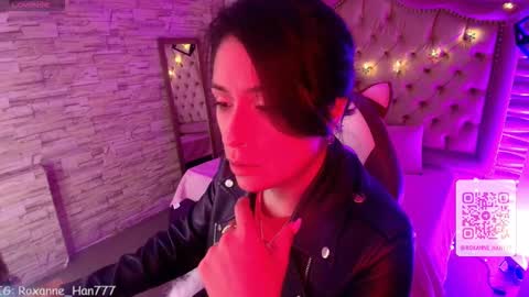roxanne_han online show from February 1, 2:52 am
