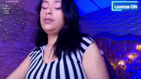 roxanne_han online show from October 22, 11:34 am