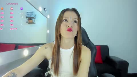 roxanne online show from November 3, 8:10 pm