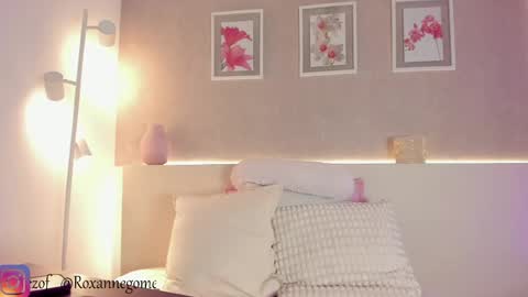 Roxanne Gomez online show from April 3, 1:51 pm