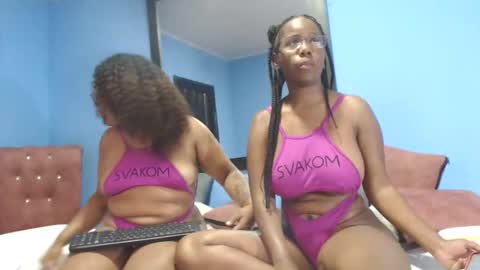 SamJones  online show from October 27, 9:26 pm