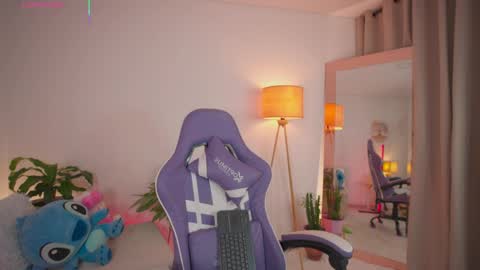  R O X I E  online show from May 31, 1:59 am