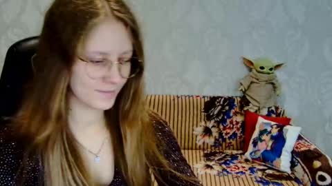 roxie_shy online show from December 5, 7:29 am
