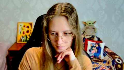 roxie_shy online show from October 1, 9:08 am