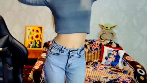 roxie_shy online show from October 6, 6:20 am