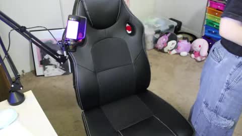 roxie online show from November 25, 11:36 pm