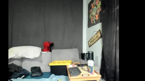 roxihazeleyes online show from May 12, 12:36 pm