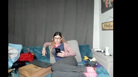 roxihazeleyes online show from January 8, 11:38 am