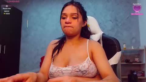 roxxi_2110 online show from October 10, 2:28 am