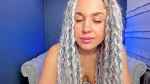 Snapshot of roxy_mars chatting on February 4, 1:23 am Roxy online show from February 4, 1:23 am