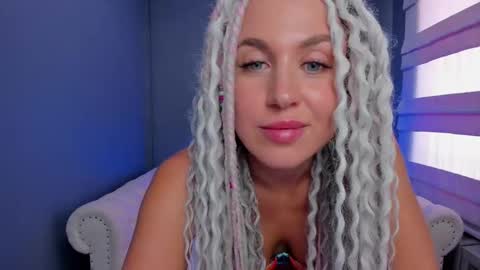 Snapshot of roxy_mars chatting on March 10, 7:22 am Roxy online show from March 10, 7:22 am
