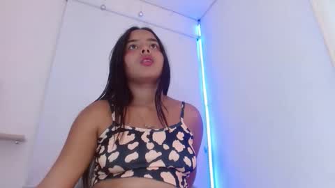 roxy_stone1 online show from November 8, 9:29 pm