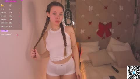 Hina online show from December 20, 11:28 am