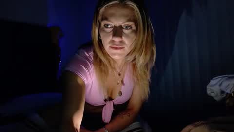 Roxy Nyes online show from January 11, 12:55 pm