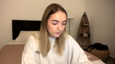 Roxy online show from April 2, 1:51 pm