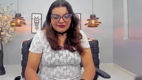 Roxy Vixen  online show from November 2, 3:28 am