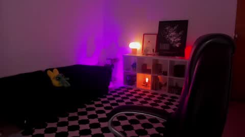 val online show from April 11, 11:20 pm