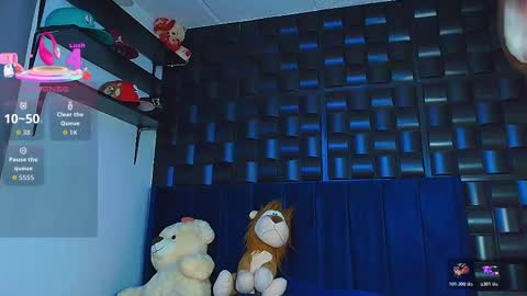 Snapshot of roy_barney chatting on October 24, 2:23 am ANTONIO online show from October 24, 2:23 am