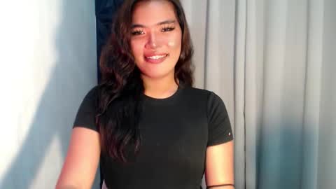 royaltymarcela6969 online show from December 17, 11:33 pm