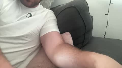 roythegil online show from May 30, 10:19 pm