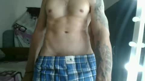 rpiedrahita2000 online show from October 31, 6:14 am