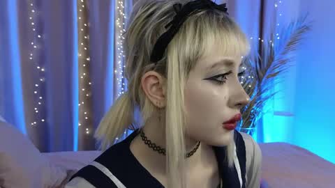 Rraffaellka online show from April 19, 9:50 pm