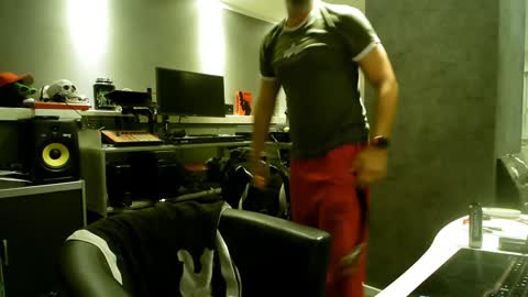 Chico que rico Caliente online show from February 7, 11:34 am