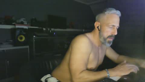 Chico que rico Caliente online show from January 22, 1:53 am