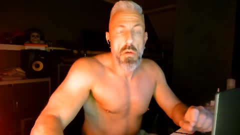 Chico que rico Caliente online show from July 31, 12:00 am