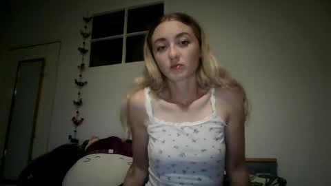 Izzy online show from July 23, 9:12 pm