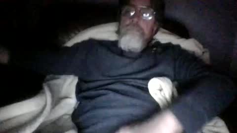 Snapshot of runningaround60 chatting on January 21, 3:04 am runningaround60 online show from January 21, 3:04 am