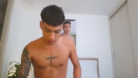  R U S S E L L  online show from March 3, 8:49 pm