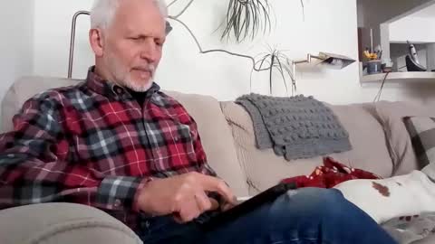 Snapshot of rustyx22 chatting on February 19, 7:37 pm Rusty online show from February 19, 7:37 pm