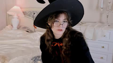 MY FANSLY  online show from October 31, 7:58 pm