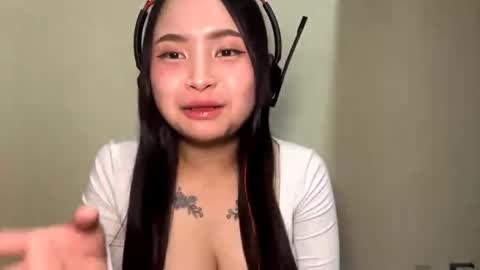 Anna online show from April 9, 3:07 pm