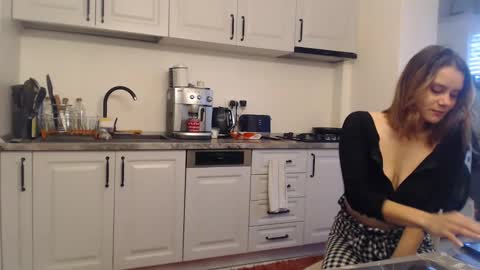 Snapshot of ruxandradanny chatting on December 12, 7:08 am ruxandradanny online show from December 12, 7:08 am