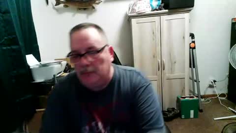 rwzar_1965 online show from August 5, 5:04 am