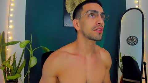 Ryan independent model online show from September 21, 4:55 pm