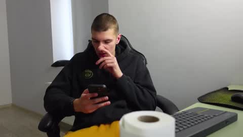 RYAN DOZER online show from November 30, 9:27 am