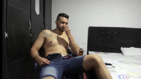 ryan_xc1 online show from December 5, 2:55 am