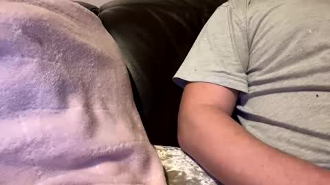 Snapshot of ryanandlaura2019 chatting on October 28, 12:11 am ryanandlaura2019 online show from October 28, 12:11 am