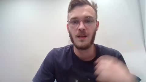 Snapshot of ryanogorman5858 chatting on October 20, 9:31 pm anonomousstoneruk online show from October 20, 9:31 pm