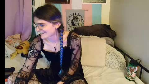 Snapshot of ryn_michele chatting on September 24, 11:44 pm Ryn Michele online show from September 24, 11:44 pm