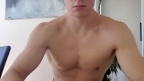 Snapshot of s476890 chatting on October 11, 10:09 am s476890 online show from October 11, 10:09 am