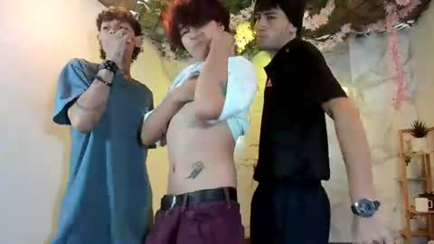 s_d_b_hot online show from June 18, 1:27 pm