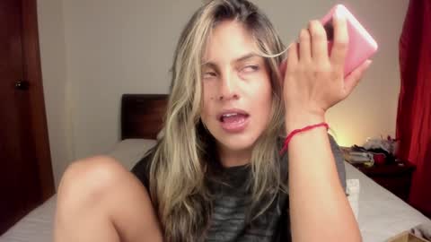 Leslie Beltrn online show from December 16, 2:15 am