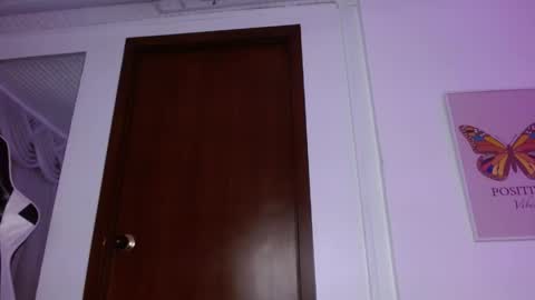 1 online show from April 18, 1:02 pm