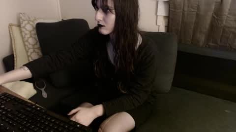 sabinewinters online show from March 30, 7:52 am