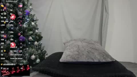 Angie  online show from December 5, 8:17 pm