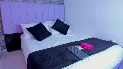 sabrina_f0xx online show from April 2, 5:20 pm